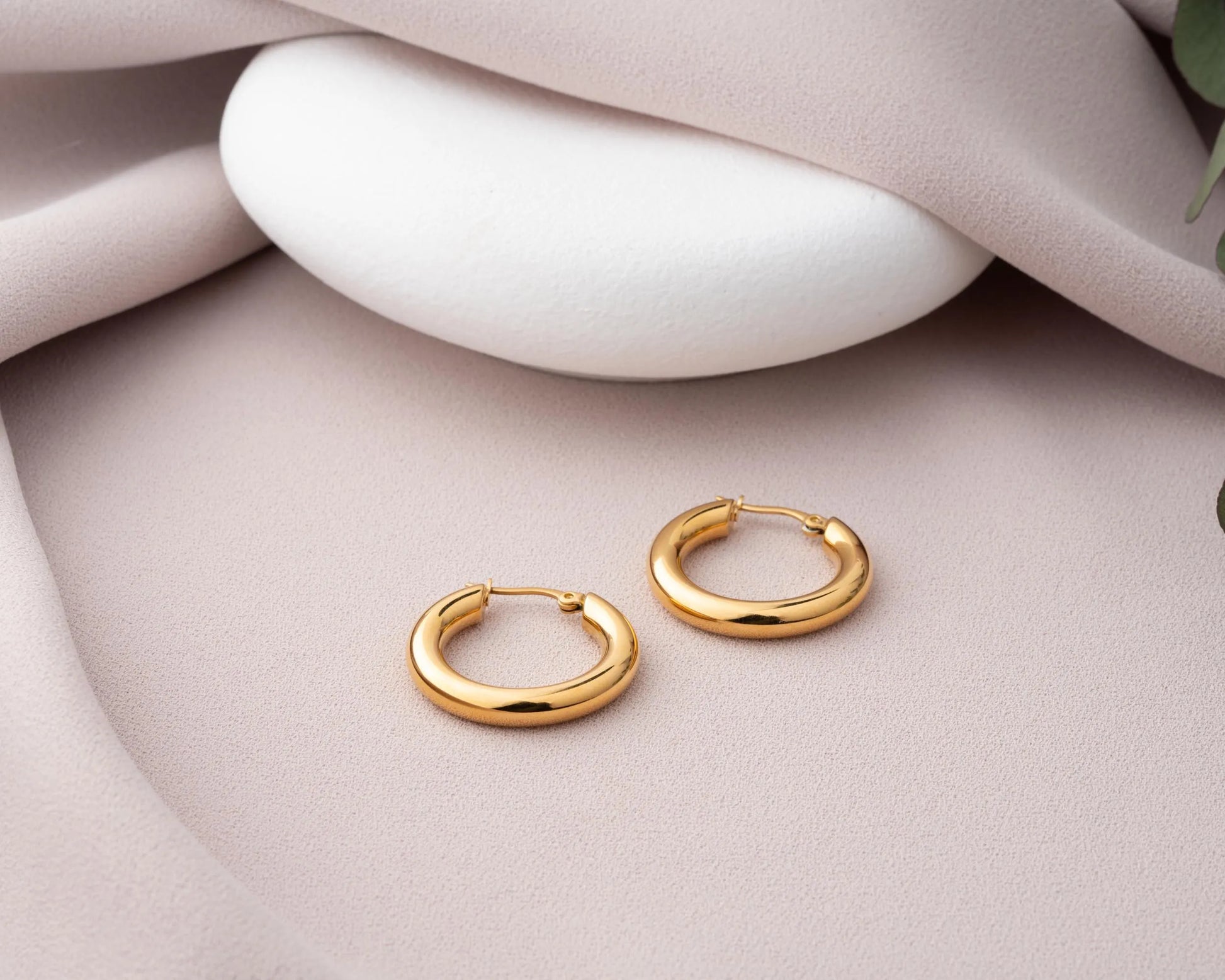 18K Gold Hoops Earrings, Handmade Earrings for Her anti Tarnish Hoop Earrings Thick Huggie Earrings Waterproof Hypoallergenic Steel Earrings